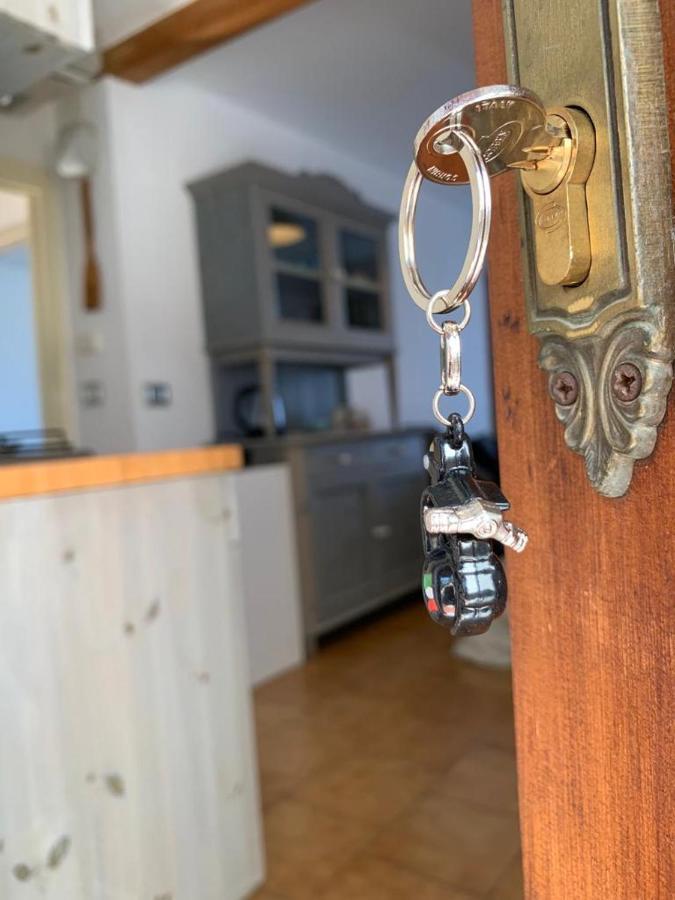 Casa Lisetta, 3-Room Apartment With Lake View Torri Del Benaco Exterior foto
